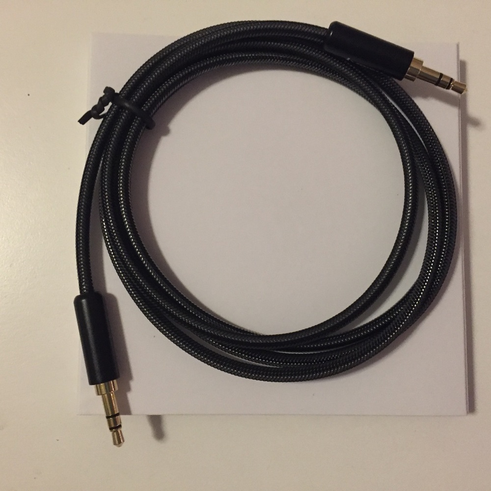 Nulaxy 3.5mm (4FT/1.2M) Auxiliary Cord with Gold-Plated Connector--Brand New!